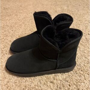 Kirkland Signature Ladies' Shearling Scalloped Edge Boot